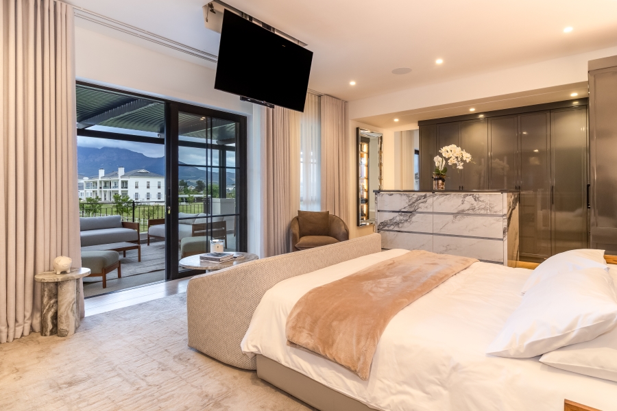 5 Bedroom Property for Sale in Val De Vie Estate Western Cape